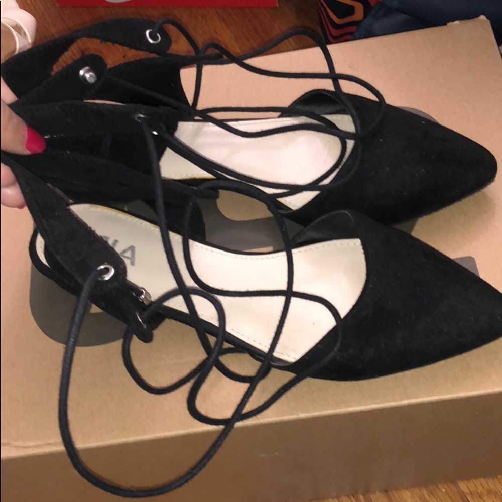 Pointy toe flats